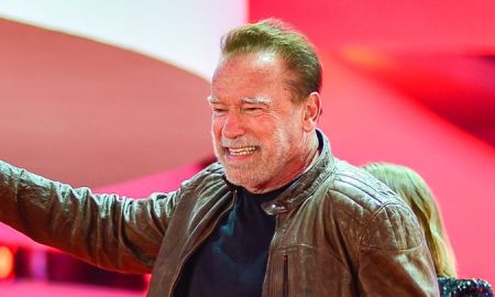 Arnold Schwarzenegger revela que sua mãe chorou ao ver fotos de fisiculturistas no seu quarto