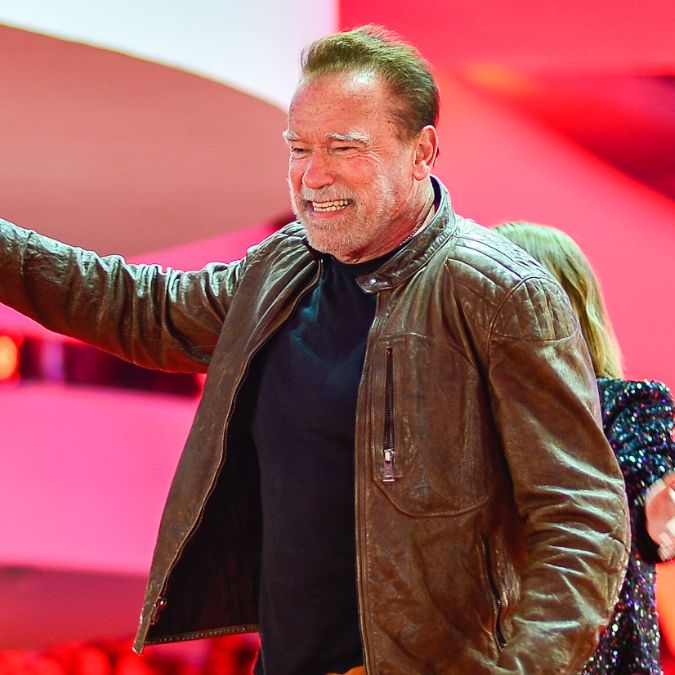 Arnold Schwarzenegger revela que sua mãe chorou ao ver fotos de fisiculturistas no seu quarto
