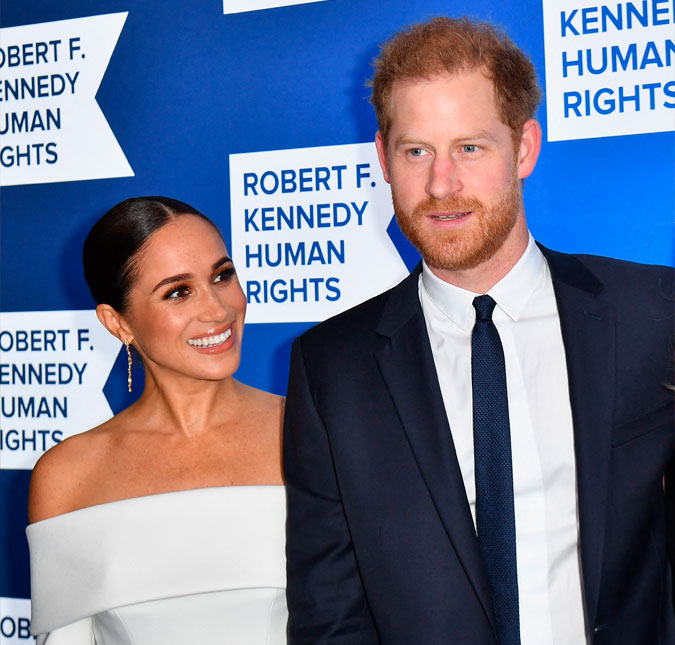 Príncipe Harry e Meghan Markle aconselham jovens membros da