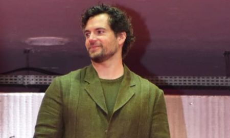 Henry Cavill e elenco de <i>The Witcher</i> agitam público no <i>TUDUM</i> em São Paulo; veja o que rolou!