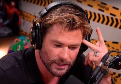 Chris Hemsworth fala sobre encontro com Pedro Scooby e elogia surfistas brasileiros: <i>- O cara é fantástico</i>