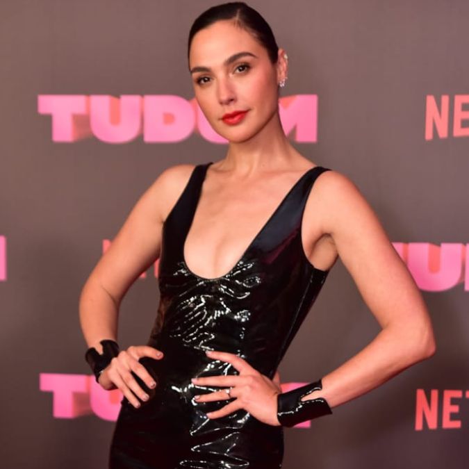 Durante <I>Tudum</i>, Gal Gadot deseja que possível sequência de <I>Agente Stone</i> seja no Brasil