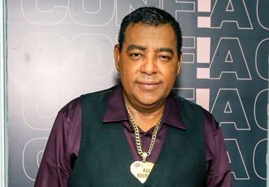 Luiz Carlos, vocalista do <i>Raça Negra</i>, estaria sendo processado pela filha