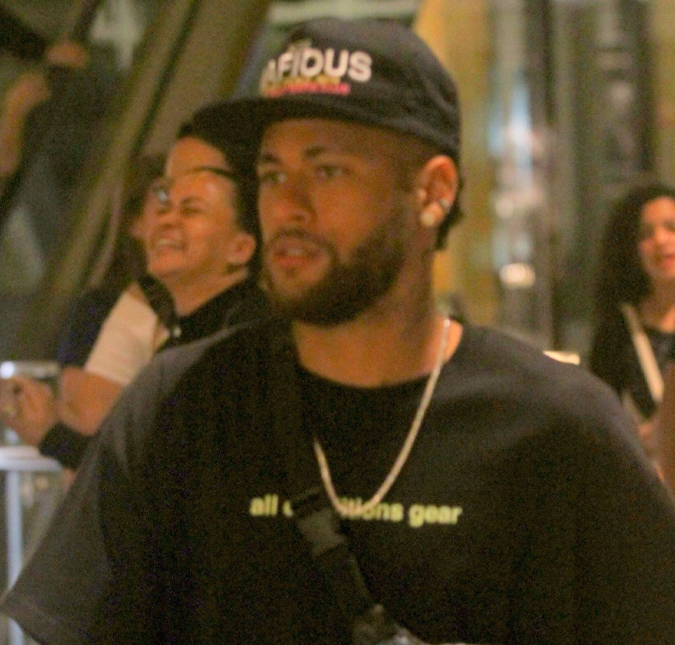 Neymar Jr dá festa de despedida de solteiro para amigo em sua mansão no Rio de Janeiro