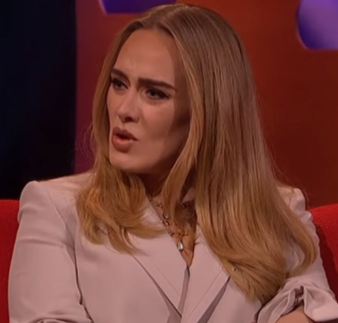 A cantora falou que costuma usar a cinta em todas suas apresentações