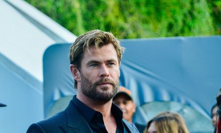 Chris Hemsworth, ator de 'Thor', causa alvoroço nas redes após