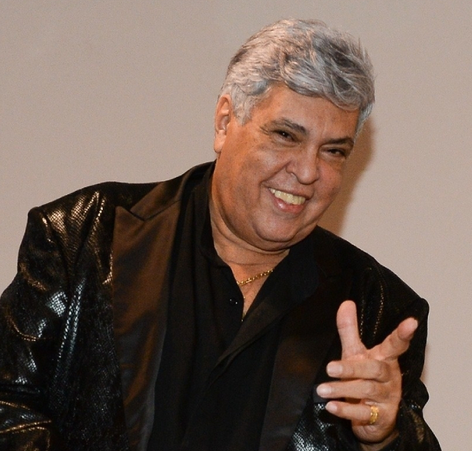 Sidney Magal estreia exposição sobre mais de 50 anos de carreira e se emociona em discurso: <I>- Eu vivo desse amor</i>