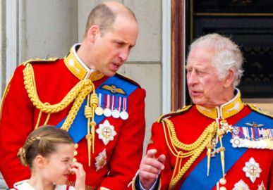 Rei Charles III publica foto inédita ao lado de Príncipe William para desejar feliz aniversário, veja!