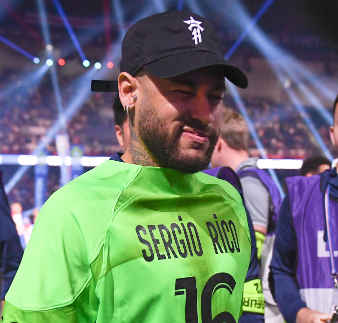 Bruna Marquezine recebe chuva de comentários após polêmica de Neymar Jr.