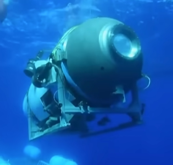 Guarda Costeira diz ter encontrado destroços em área de busca por submarino