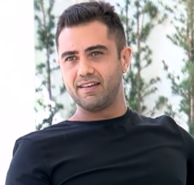 Thiago Costa homenageia o pai, Leandro: Muito obrigado pelos anos que vivemos Nesta sexta feira, dia 23, completa 25 anos da morte do cantor