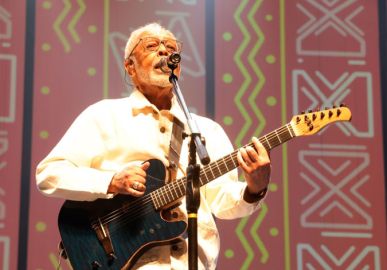 Gilberto Gil comemora aniversário em festa com presença de Ivete Sangalo e Lore Improta