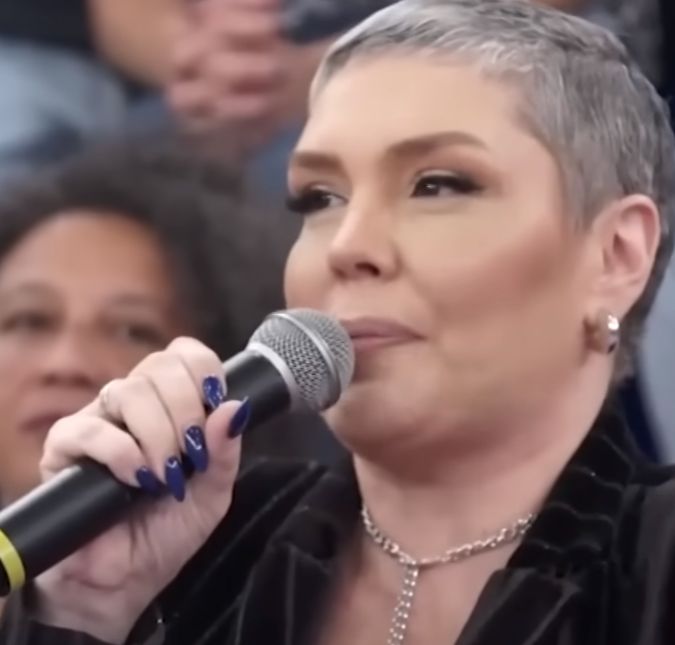 A cantora postou um vídeo ao lado do médico, Dr. Fernando Maluf