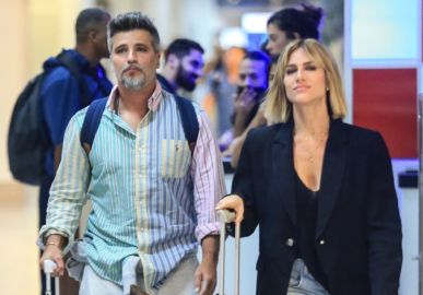 Giovanna Ewbank presenteia Bruno Gagliasso com dois cavalos bebês: <i>Novos integrantes do Rancho da Montanha</i>