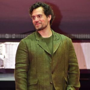 Henry Cavill sofre lesão durante gravação de 'The Witcher