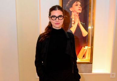 Alanis Guillen, Ary Fontoura, Marieta Severo e mais famosos prestigiam estreia da peça <i>A Cerimônia do Adeus</i>