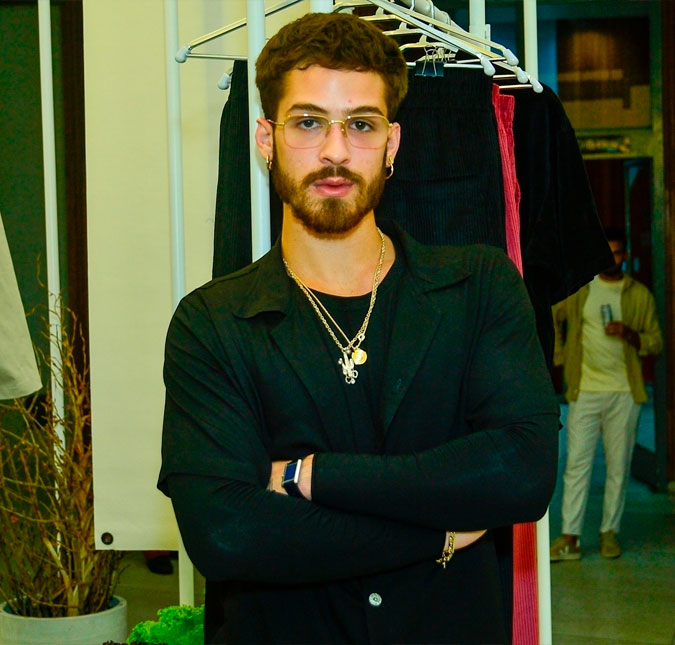 Após receber críticas de Nego Di por usar <i>cropped</i>, João Guilherme se pronuncia: <i>Não me ofende</i>
