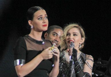 Madonna estava no estúdio com Katy Perry horas antes de ser levada ao hospital, diz jornal