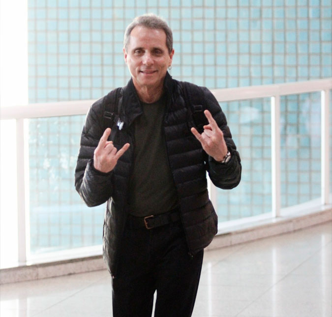 Tony Bellotto comemora aniversário na companhia de Malu Mader, Claudia Abreu e Pedro Cardoso
