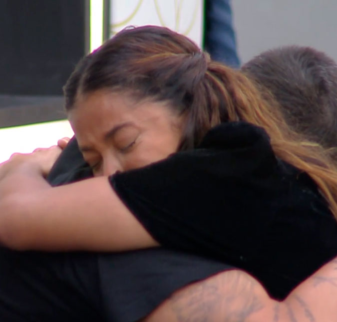 Gyselle cai no choro após ser alertada sobre ter feito comentário polêmico a Daniel Toko em <i>A Grande Conquista</i>