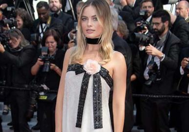 Confira o estilo de Margot Robbie no tapete vermelho