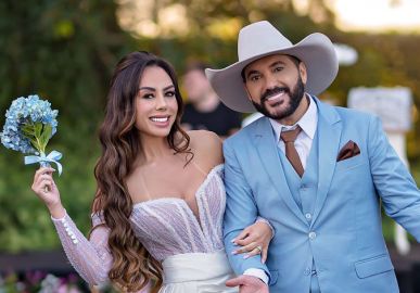 Comemorando dez anos de casados, Deia Cypri e Edson renovam os votos ao lado da família e amigos