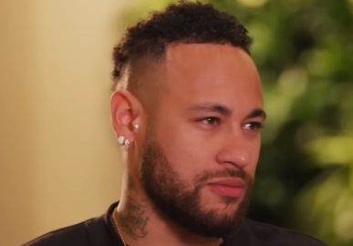 Neymar Jr. sobrevoa por sua mansão avaliada em mais de 20 milhões de reais e posta vídeo; veja