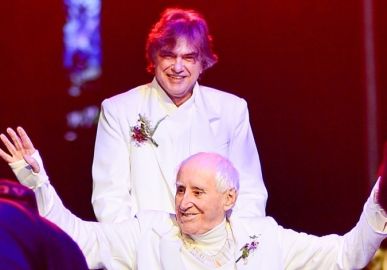 Marcelo Drummond, marido de Zé Celso, recebe alta do hospital, diz jornal