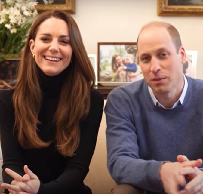 Príncipe William e Kate Middleton divulgam cartão de Natal com foto da família e tamanho dos filhos surpreende