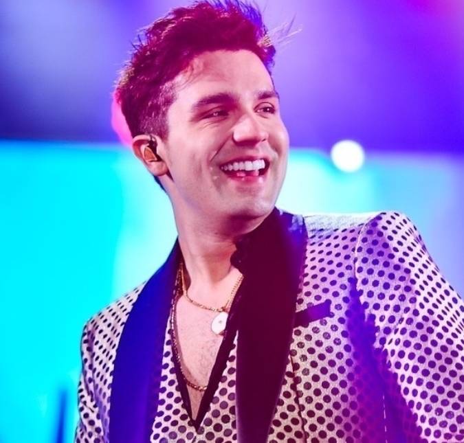 Romance novo na área? Luan Santana chega acompanhado em <I>show</i> e chama atenção de fãs