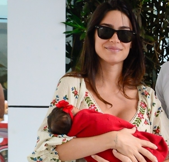 Thaila Ayala conta como foi deixar a filha na sala de cirurgia: <i>Eu vi os olhinhos dela se fecharem, ali meu mundo parou</i>