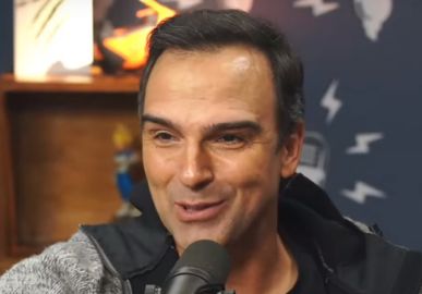 Tadeu Schmidt deixa pergunta sem resposta após ser questionado sobre permanência no <I>BBB</i>