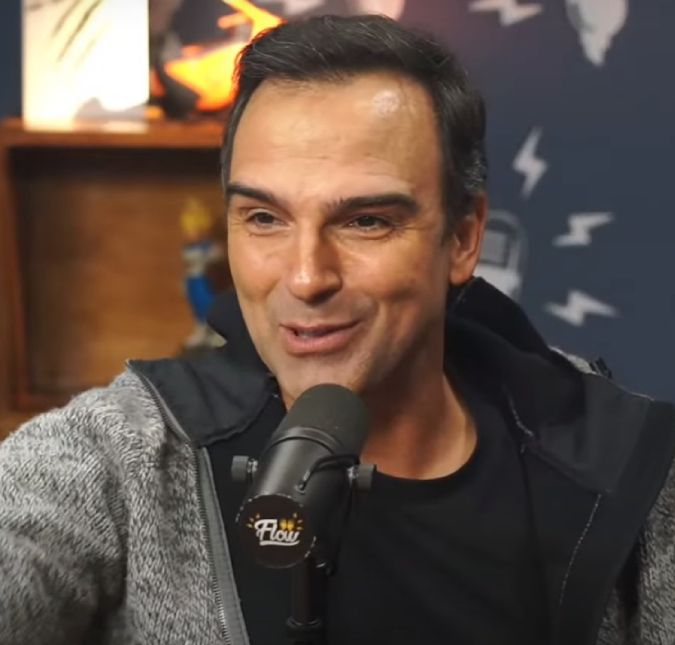 Tadeu Schmidt deixa pergunta sem resposta após ser questionado sobre permanência no BBB Ao participar de podcast, o jornalista revelou intimidades de sua vida amorosa