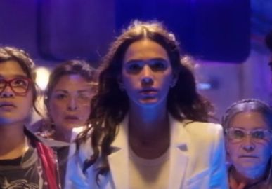 Bruna Marquezine adere à greve dos atores de Hollywood e pede ajuda dos fãs para divulgar <i>Besouro Azul</i>