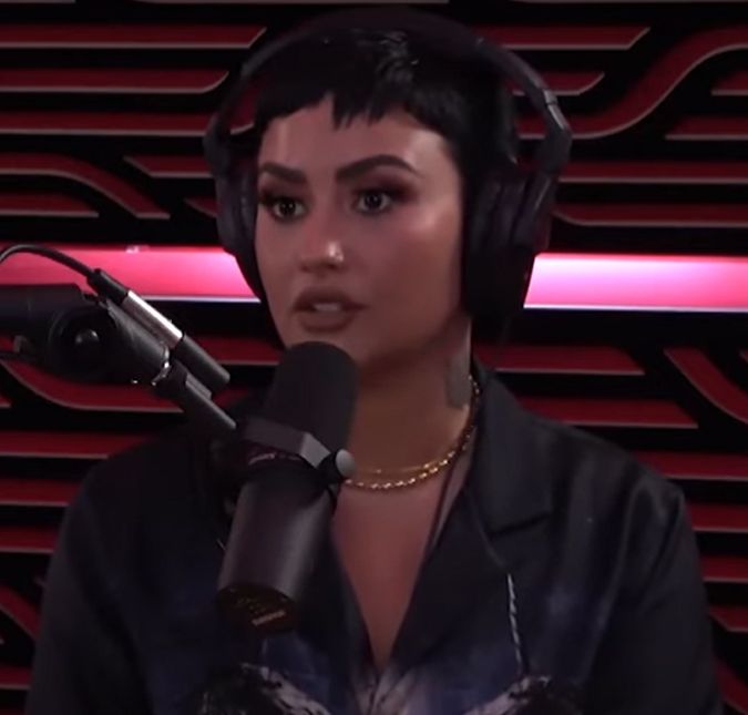 Em novo álbum, Demi Lovato recria seus dez maiores hits na versão rock O projeto recebeu o nome de REVAMPED e será lançado no mês de setembro