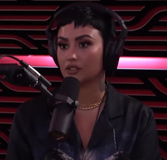 Em novo álbum, Demi Lovato recria seus dez maiores <i>hits</i> na versão <i>rock</i>