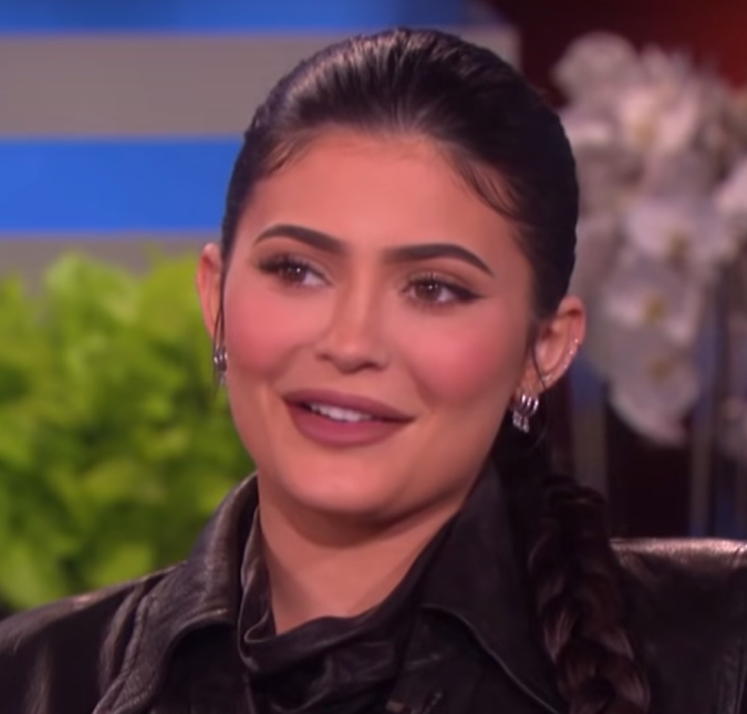 Khloé Kardashian publica suposta indireta para Kylie Jenner após reencontro com Jordyn Woods; entenda