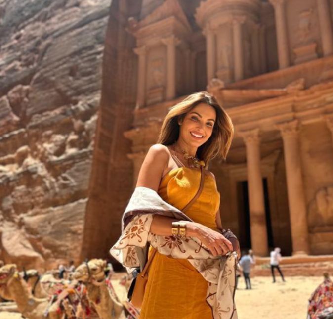 Depois de uma série de polêmicas envolvendo o Encontro, Patricia Poeta decidiu tirar alguns dias de férias para descansar e curtir a vida. Os destinos escolhidos pela apresentadora foram: Israel e Jordânia. E é claro que, como boa jornalista - e turista - a famosa não deixou de tirar diversas fotos. Confira, a seguir, mais cliques da viagem que foram enviados ao ESTRELANDO. Depois de uma série de polêmicas envolvendo o Encontro, Patricia Poeta decidiu tirar alguns dias de férias para descansar e curtir a vida. Os destinos escolhidos pela apresentadora foram: Israel e Jordânia. E é claro que, como boa jornalista - e turista - a famosa não deixou de tirar diversas fotos. Confira, a seguir, mais cliques da viagem que foram enviados ao ESTRELANDO.