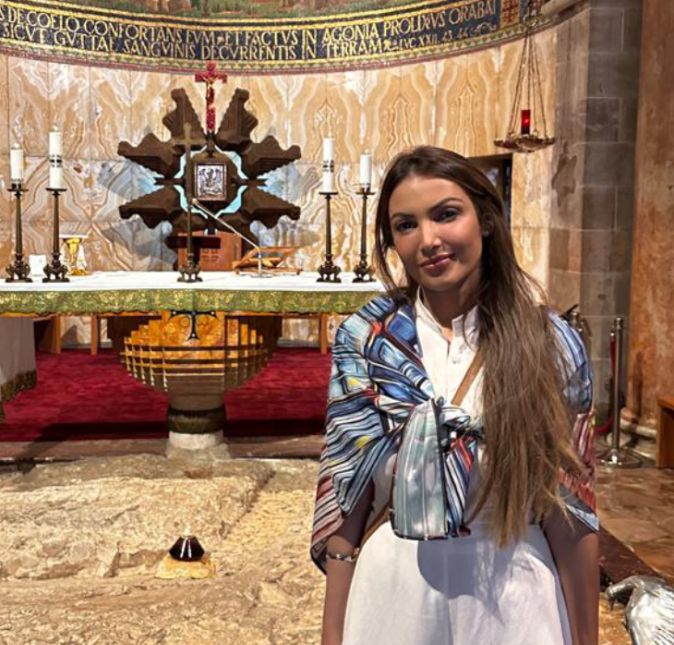 Para escolher os destinos de sua pausa profissional, a famosa levou sua fé em consideração. - Era um momento que eu precisava para descansar o corpo e a alma, me renovar, confessou. Para escolher os destinos de sua pausa profissional, a famosa levou sua fé em consideração. - Era um momento que eu precisava para descansar o corpo e a alma, me renovar, confessou.