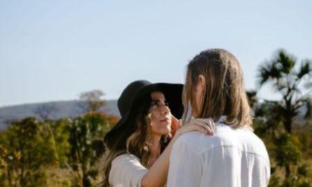 Wanessa Camargo posa para fotos e Dado Dolabella é o ajudante