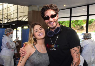 Eliezer rebate boatos de problemas com Viih Tube: <I>Separaram a gente de novo</I>