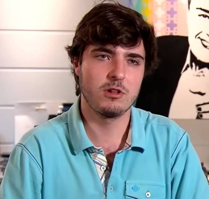 Filho de Gugu Liberato, João Augusto, recebe troféu em homenagem ao pai no Programa Silvio Santos; confira O programa vai ser exibido no próximo domingo, dia 23