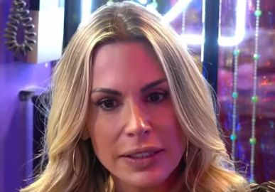 Joana Prado revela que conseguiu se estabilizar financeiramente com ensaio para revista masculina