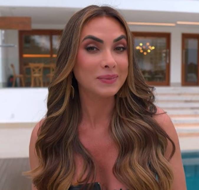 Nicole Bahls revela como fazia para se satisfazer em A Fazenda 5: - Não tinha uma foto para olhar, nada A influenciadora contou que o truque era ir ao banheiro, onde não havia câmeras