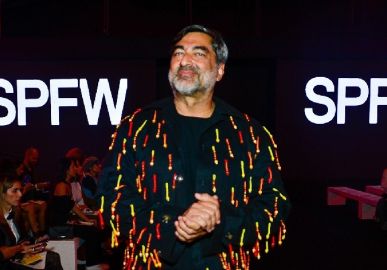 Zeca Camargo estaria há um ano sem pagar conta de hospital, diz <I>site</I>