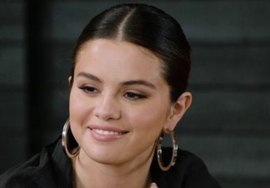 Selena Gomez comemora aniversário com duas festas, exibição de <i>Barbie</i> e famosos