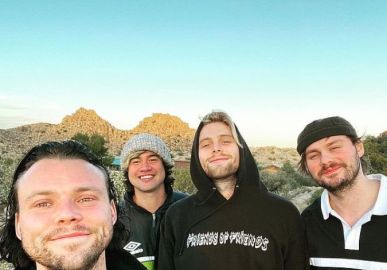 Queridinhos do <i>One Direction, covers</i> do Justin Bieber... Confira a trajetória da banda australiana <i>5 Seconds of Summer</i>