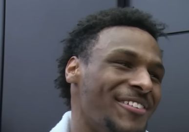 Bronny James, filho de Lebron James, sofre parada cardíaca durante treino de basquete