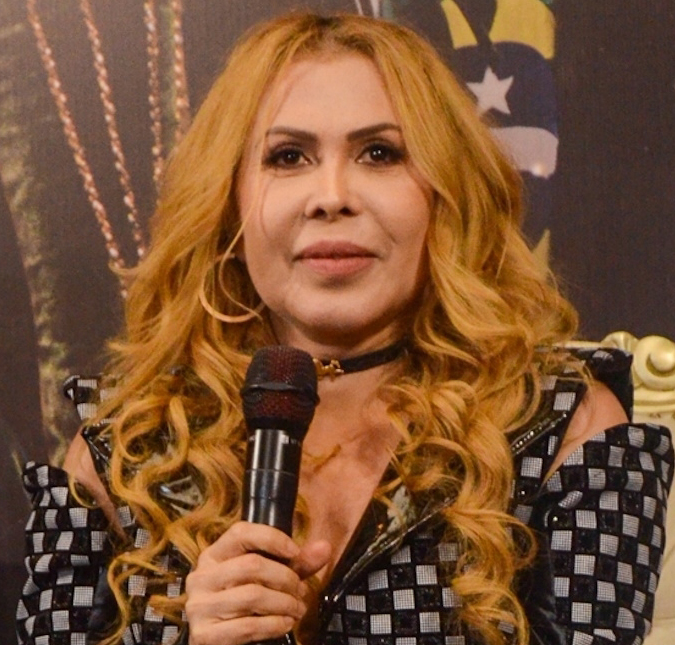 Joelma se pronuncia pela primeira vez após cancelar <i>shows</i>: <I>Recebendo o carinho que estão me enviando</I>
