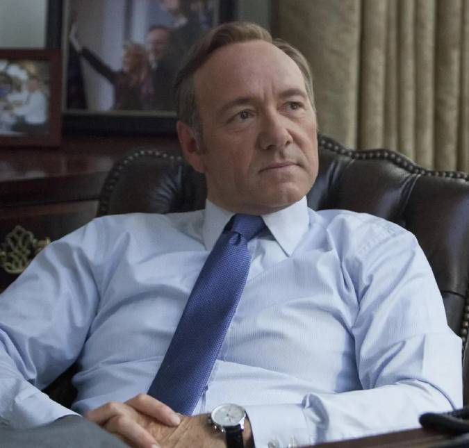 Após ser declarado inocente em caso de agressões sexuais, Kevin Spacey celebra em bar com amigos Segundo o Page Six, o ator aproveitou para celebrar seu aniversário